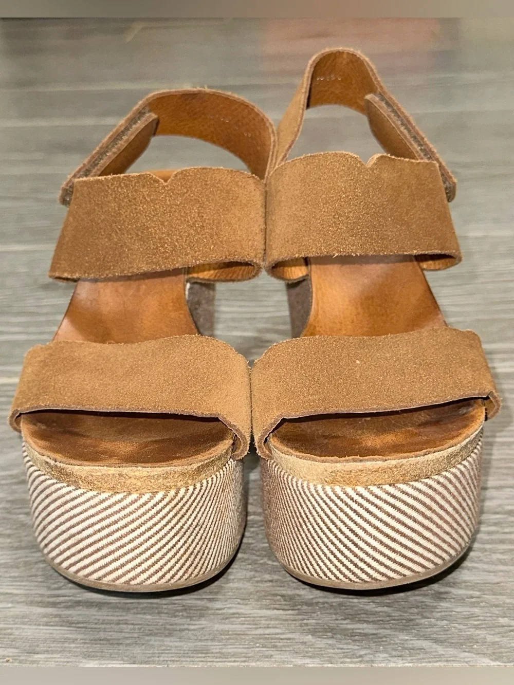 Pedro Garcia Brown Suede Scalloped Platform Wedge Women’s 36.5 (6.5 US) Sandals